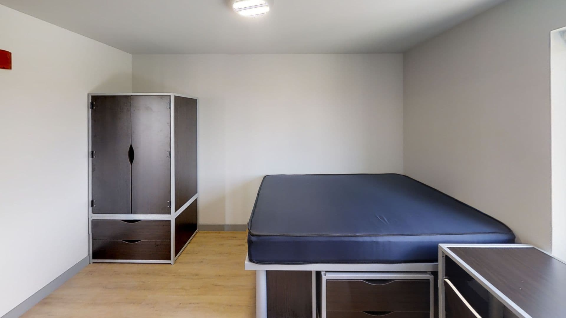 Champaign Apartment: 615 S Wright