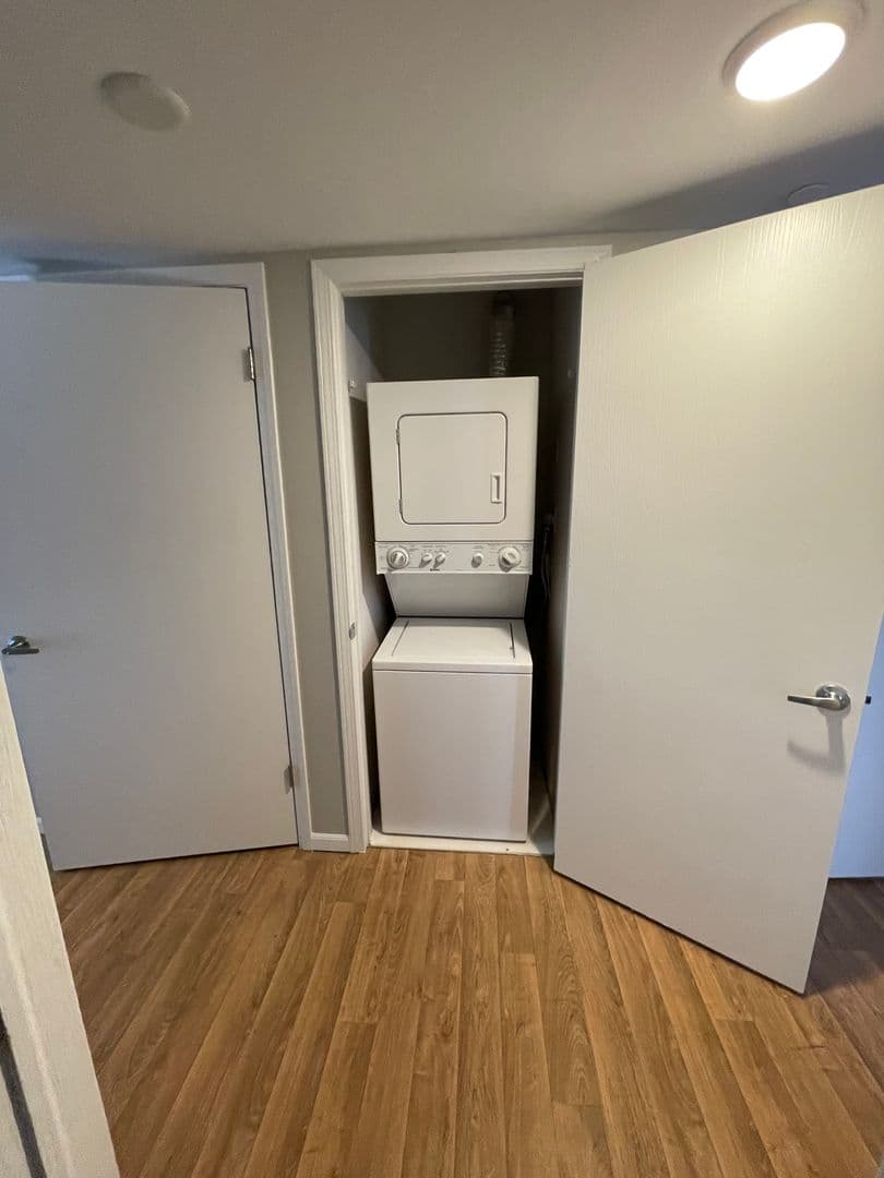 Champaign Apartment: 304 E Daniel