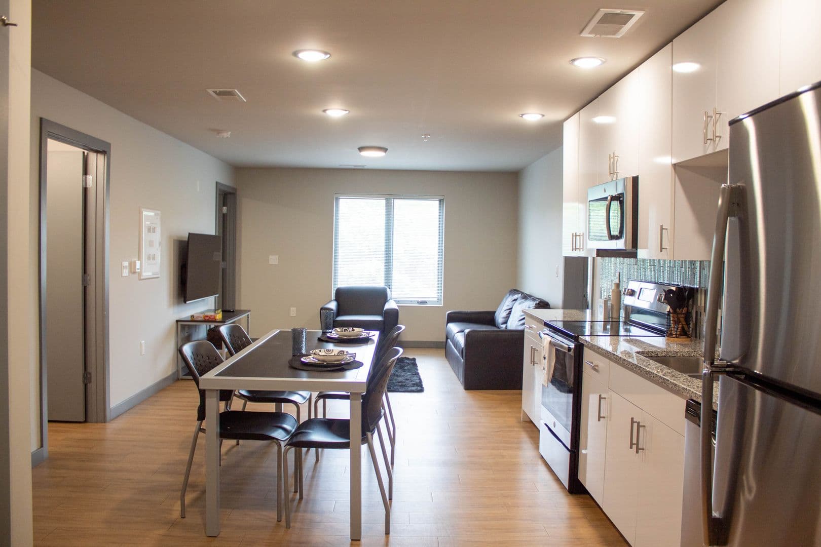 Champaign Apartment: 615 S Wright