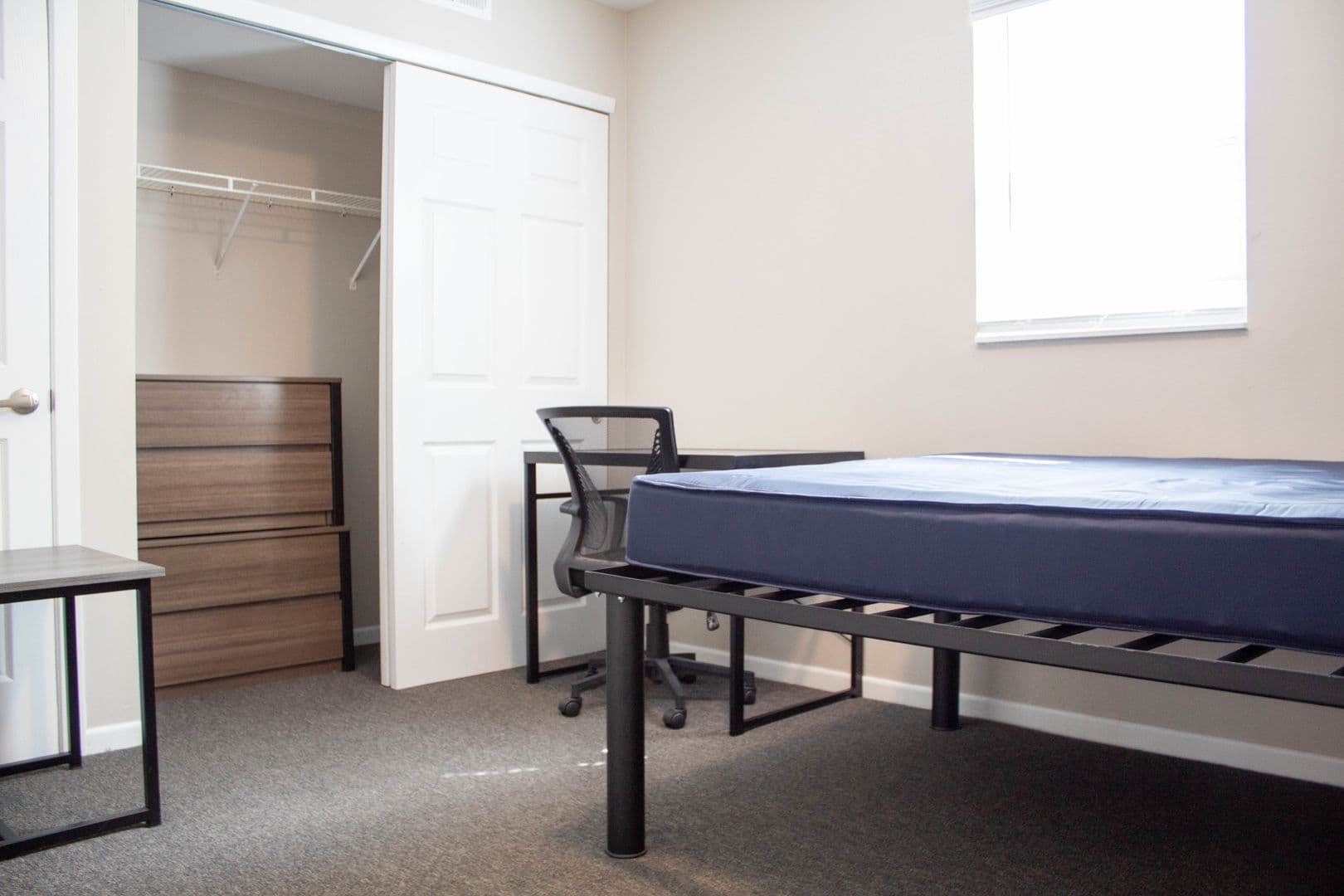 Champaign Apartment: 202 E Chalmers St