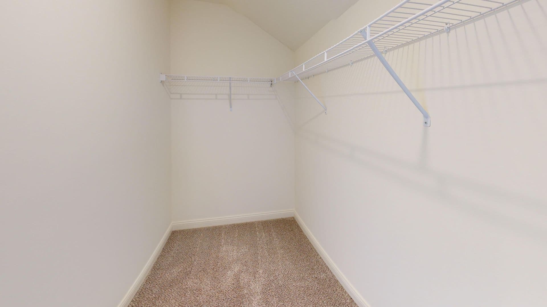 Avon Apartment: 8483 E County Rd 200 N
