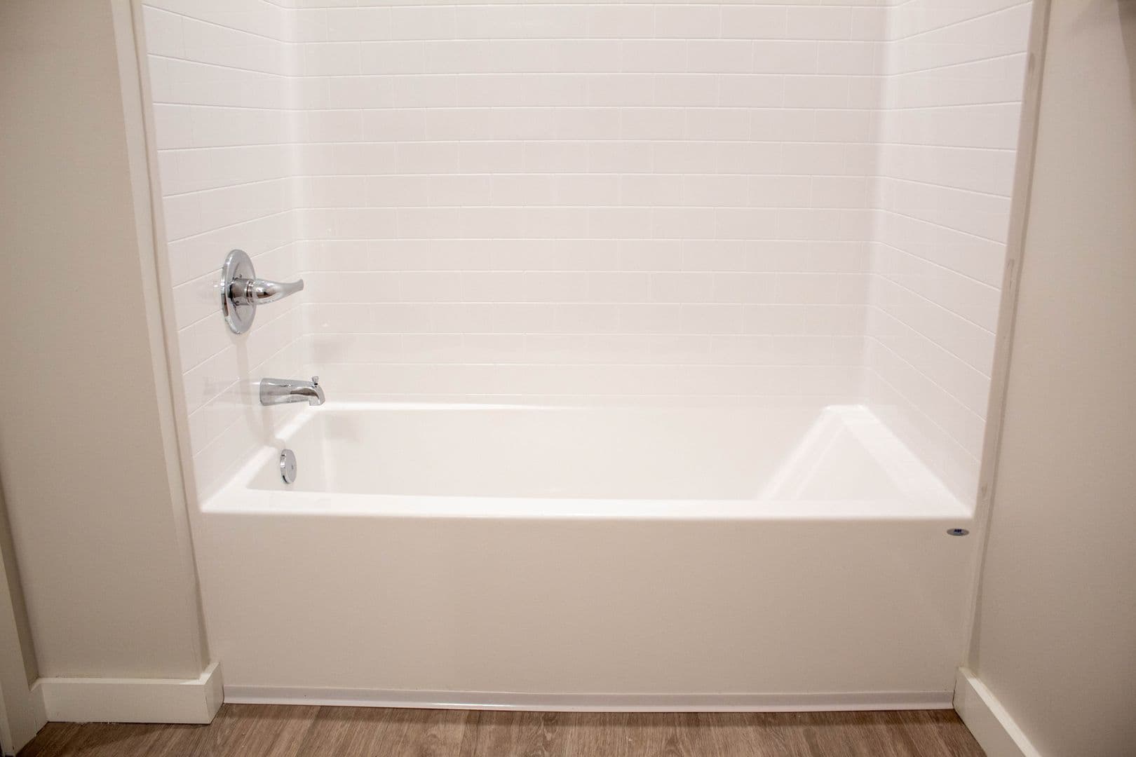 Urbana Apartment: 1009 W Stoughton