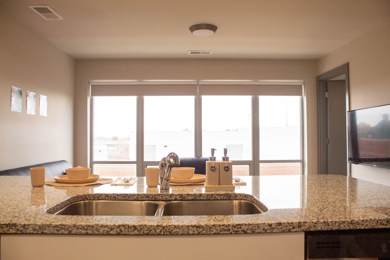 Champaign Apartment: 615 S Wright