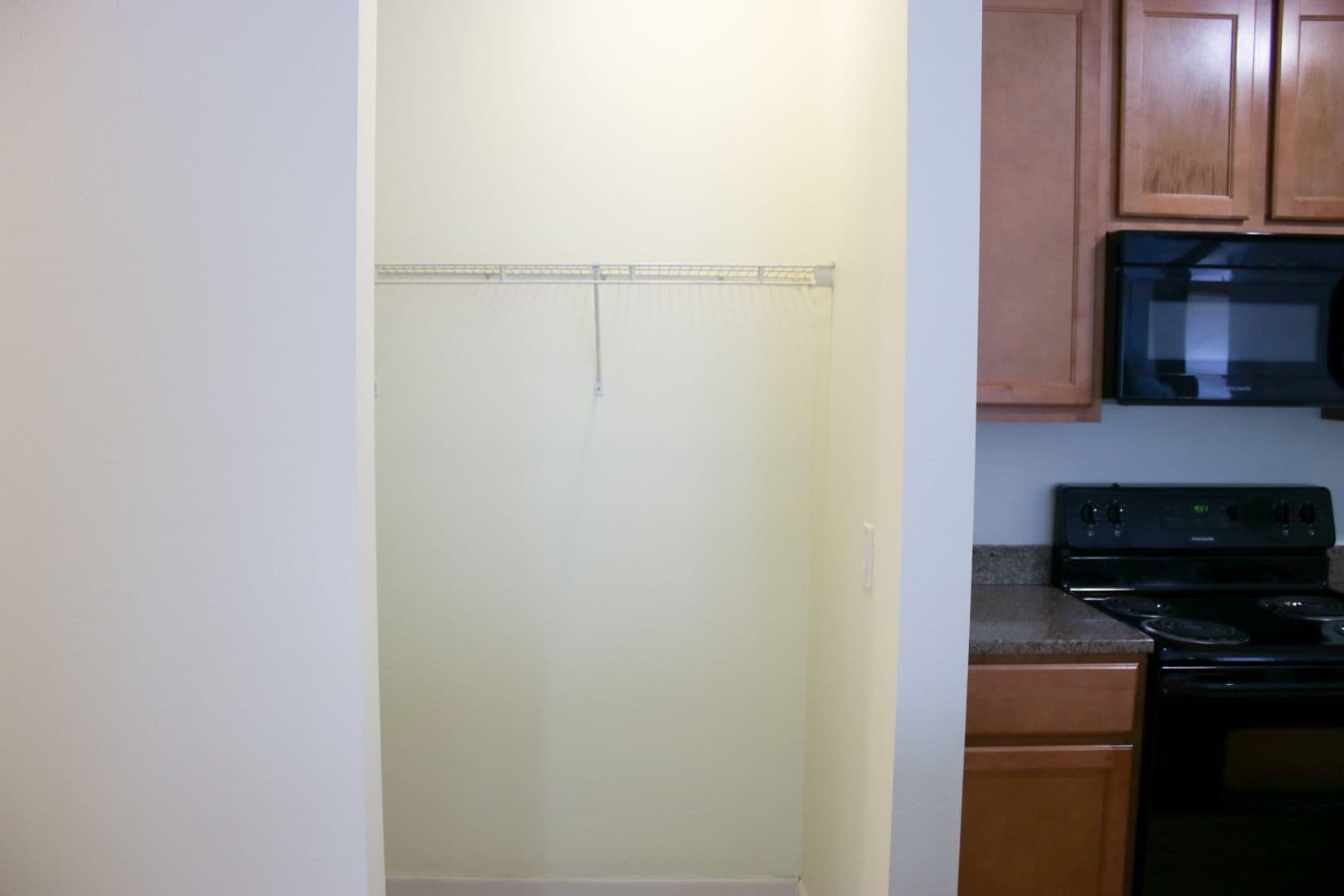 Champaign Apartment: 606 E Stoughton