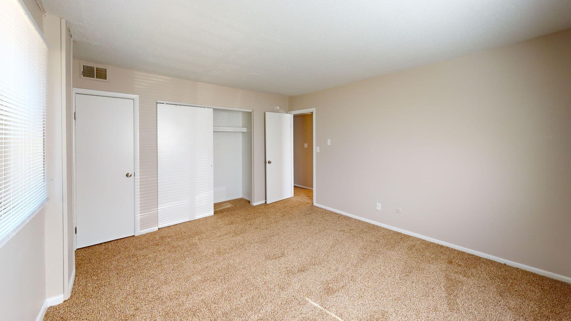Indianapolis Apartment: 5838 W Mooresville Rd