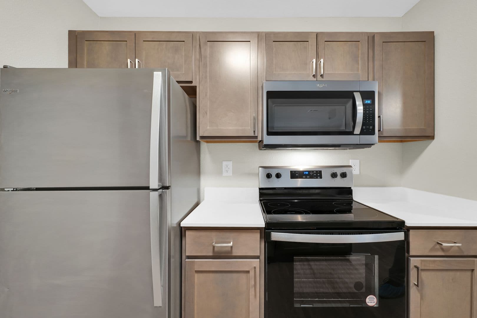 Savoy Apartment: 117 Sterling Ct