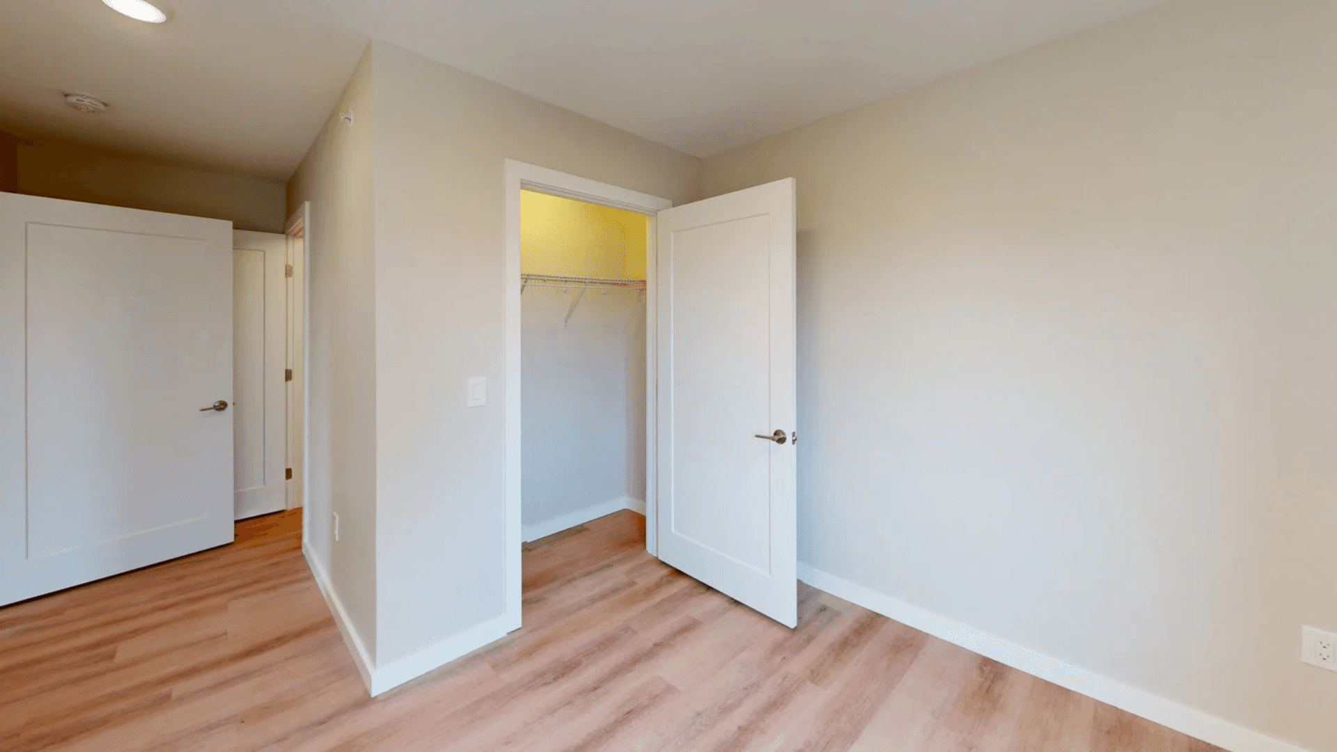 Champaign Apartment: 608 E Chalmers St