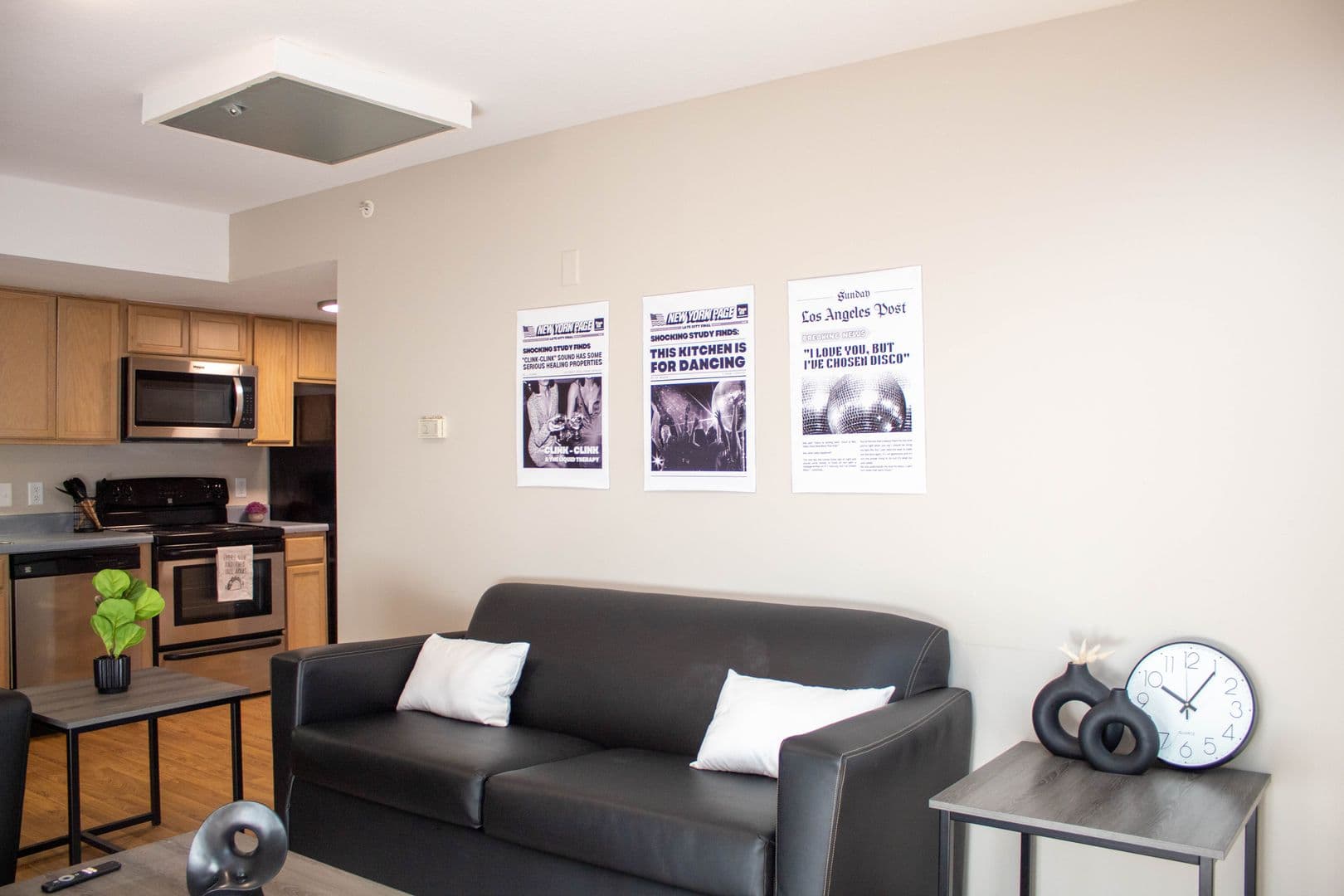 Urbana Apartment: 1010 W Stoughton