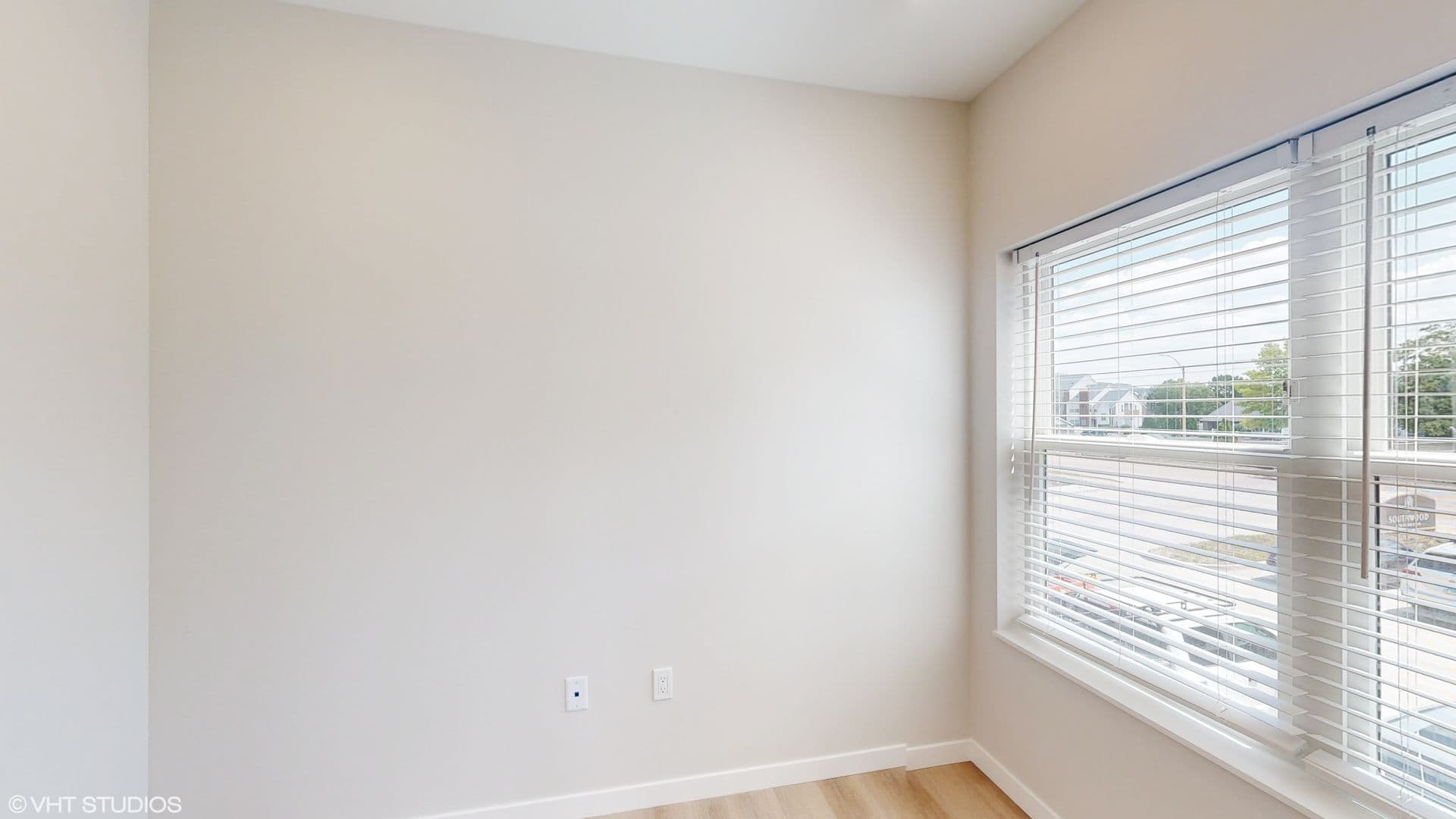 Champaign Apartment: 1915 S. Mattis
