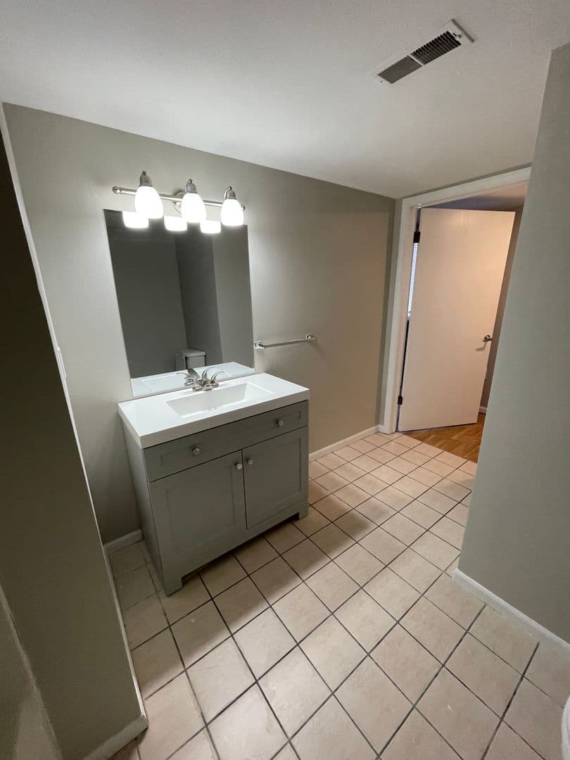 Champaign Apartment: 304 E Daniel