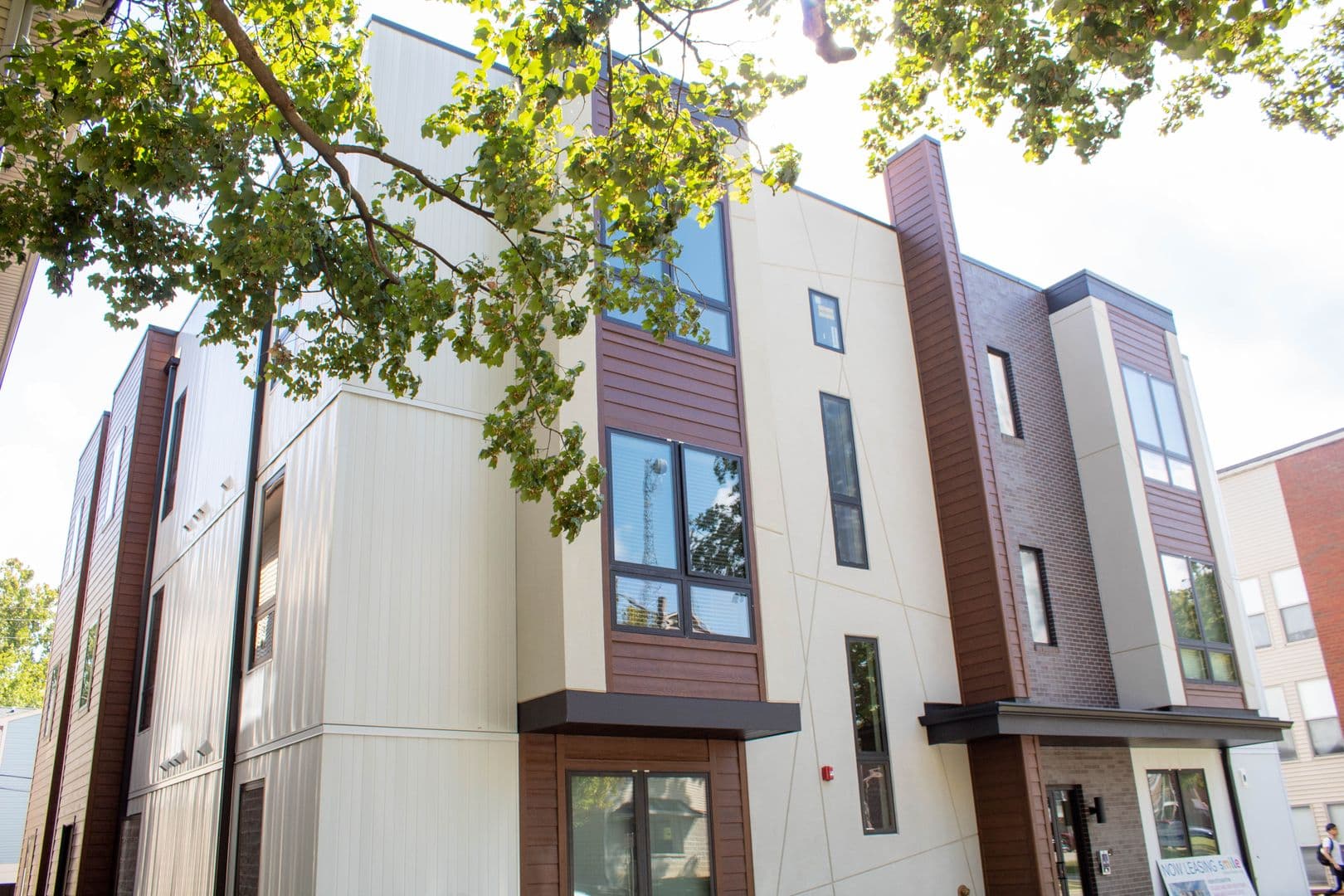 Urbana Apartment: 1009 W Stoughton