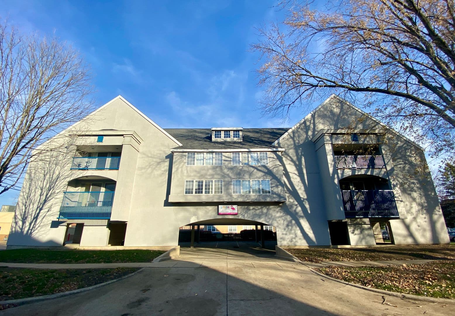Urbana Apartment: 402 N Gregory Street
