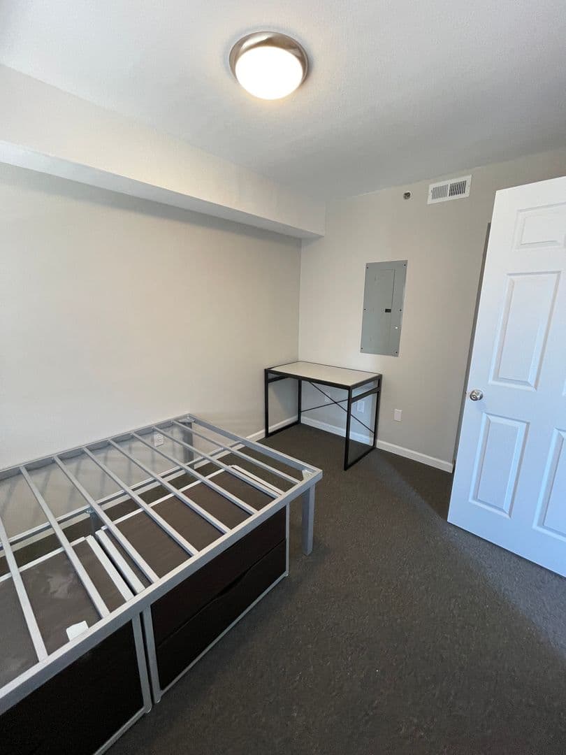 Champaign Apartment: 301 E Chalmers