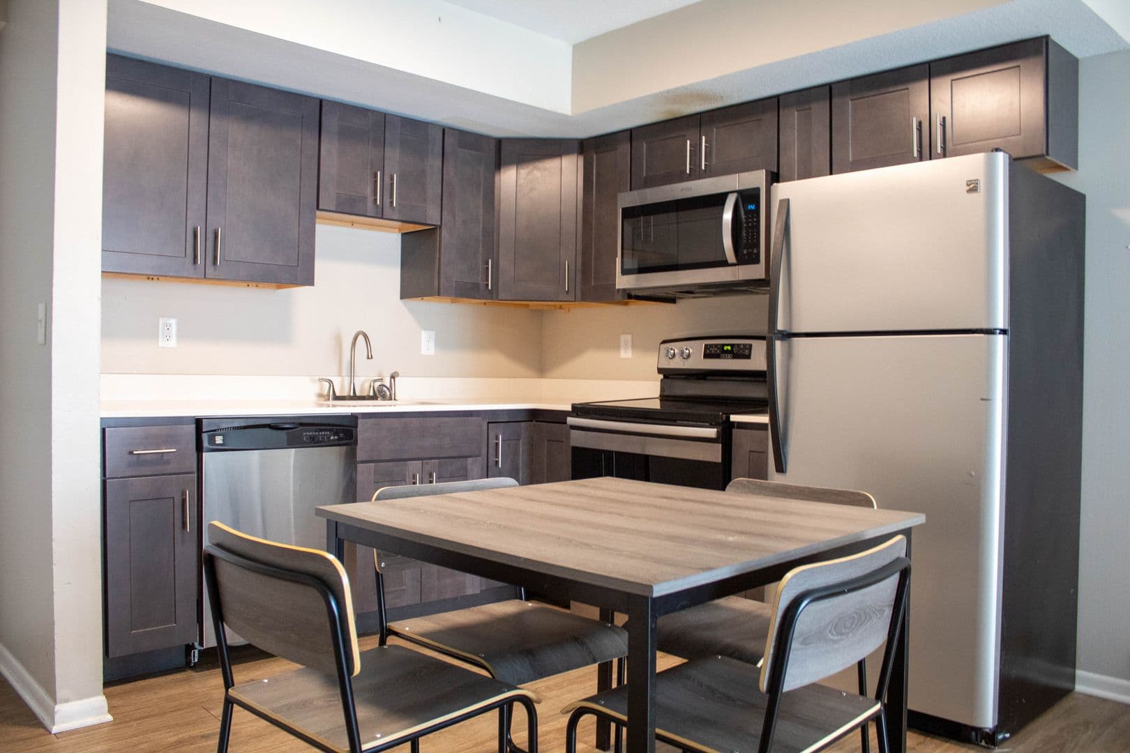 Champaign Apartment: 202 E Chalmers St