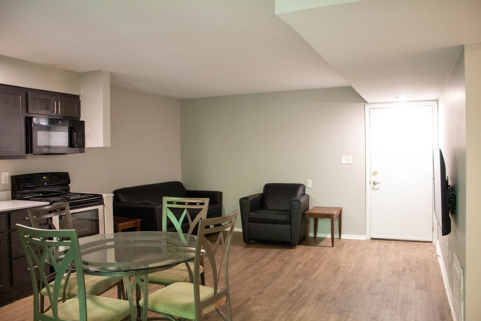 Urbana Apartment: 812 W Nevada Street
