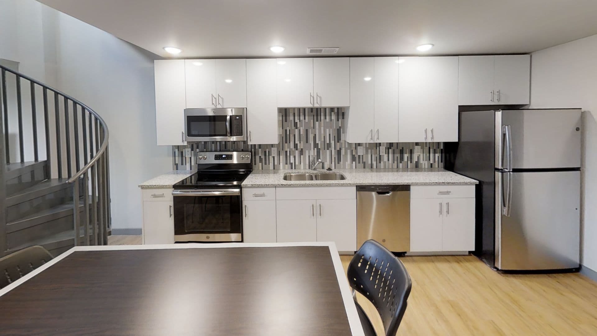 Champaign Apartment: 615 S Wright