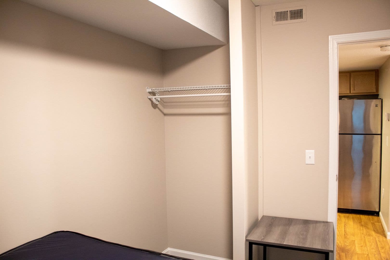 Urbana Apartment: 1010 W Stoughton