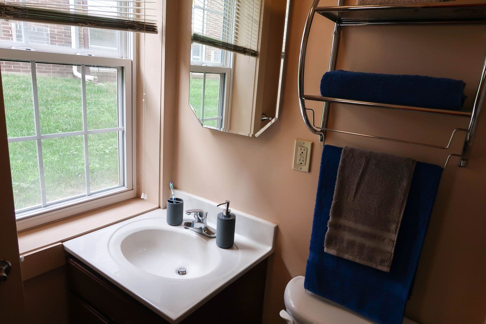 Champaign Apartment: 507 E Clark