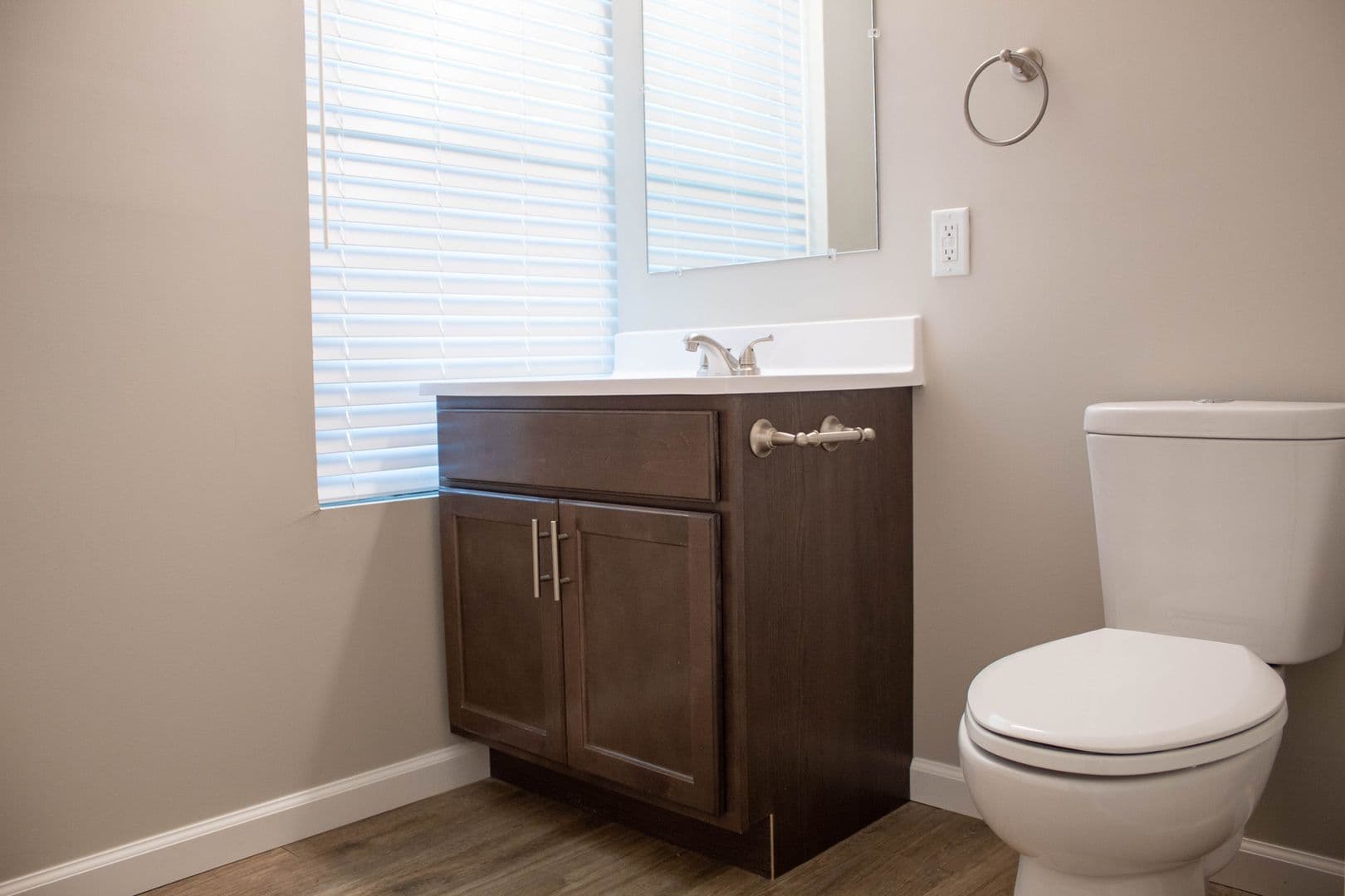 Champaign Apartment: 909 S Locust Street