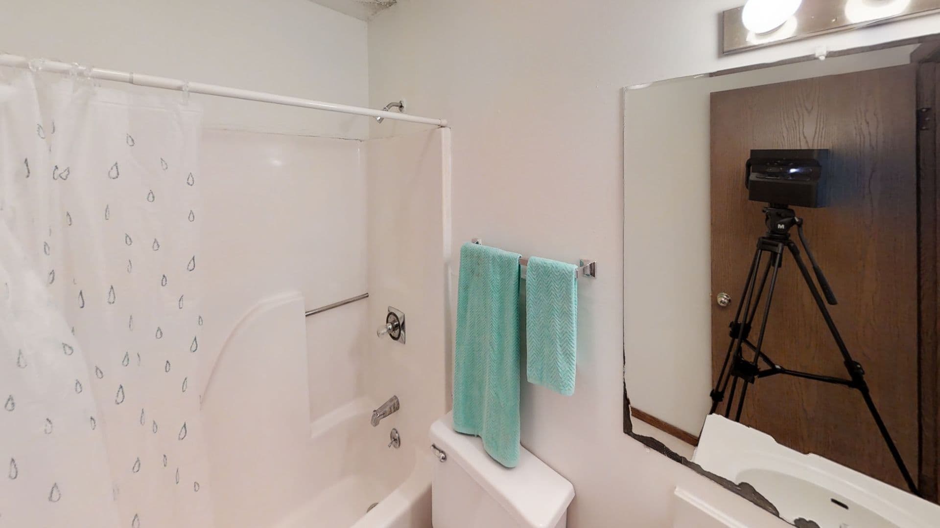 Urbana Apartment: 905 W Oregon