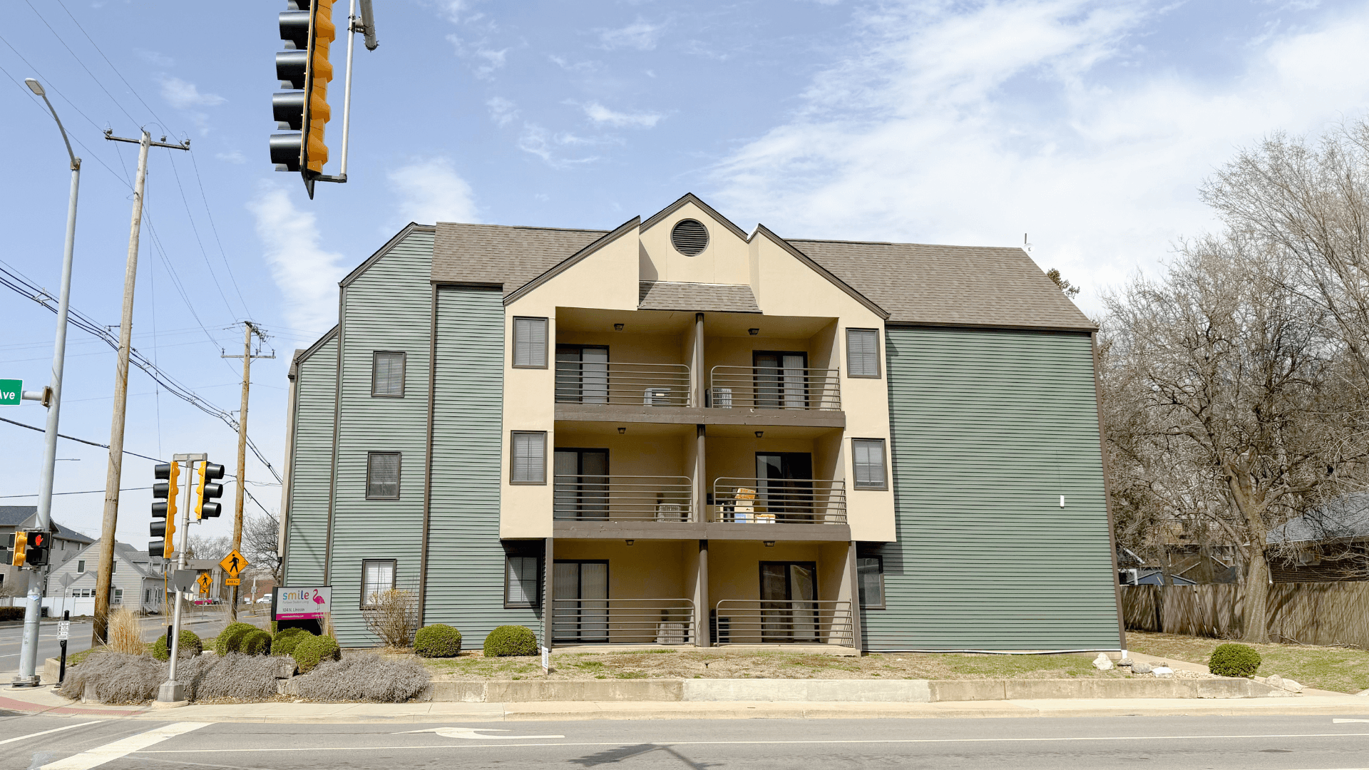 Urbana Apartment: 104 N Lincoln Ave