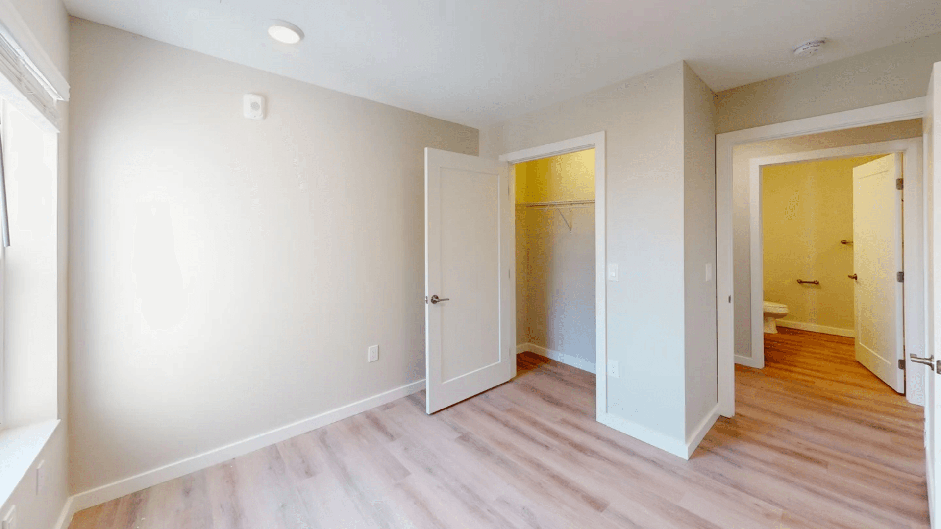 Champaign Apartment: 608 E Chalmers St