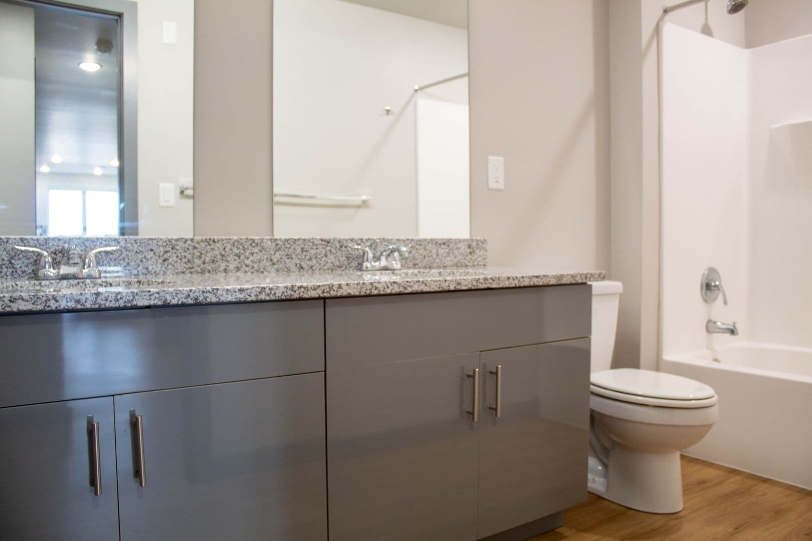 Champaign Apartment: 615 S Wright