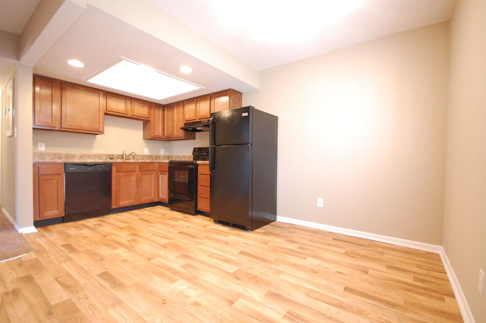 Indianapolis Apartment: 5838 W Mooresville Rd