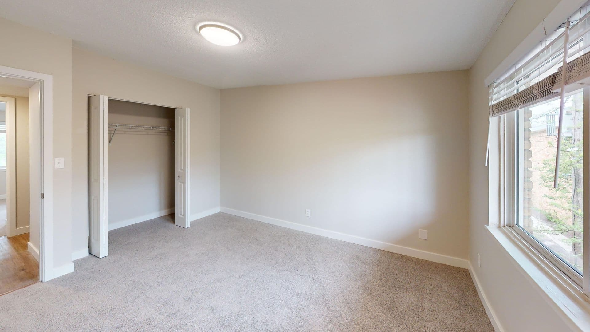 Champaign Apartment: 1515 W. Kirby Ave.