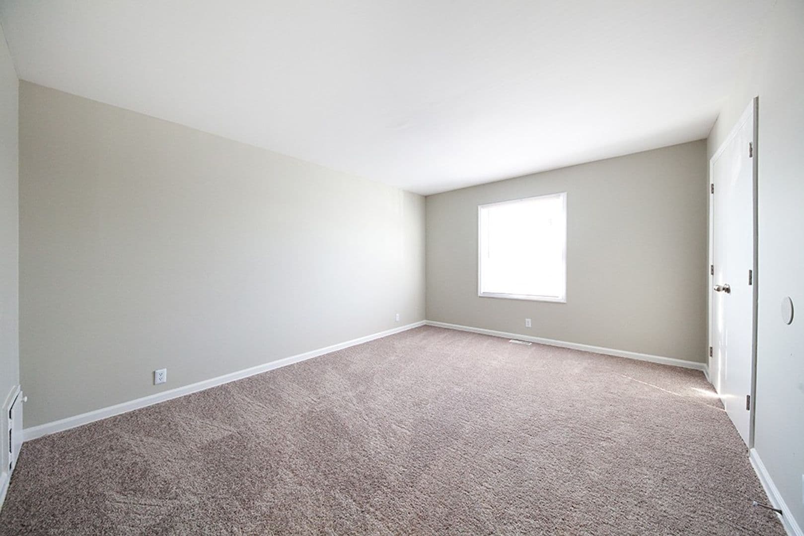 Speedway Apartment: 6010 W 25th Street
