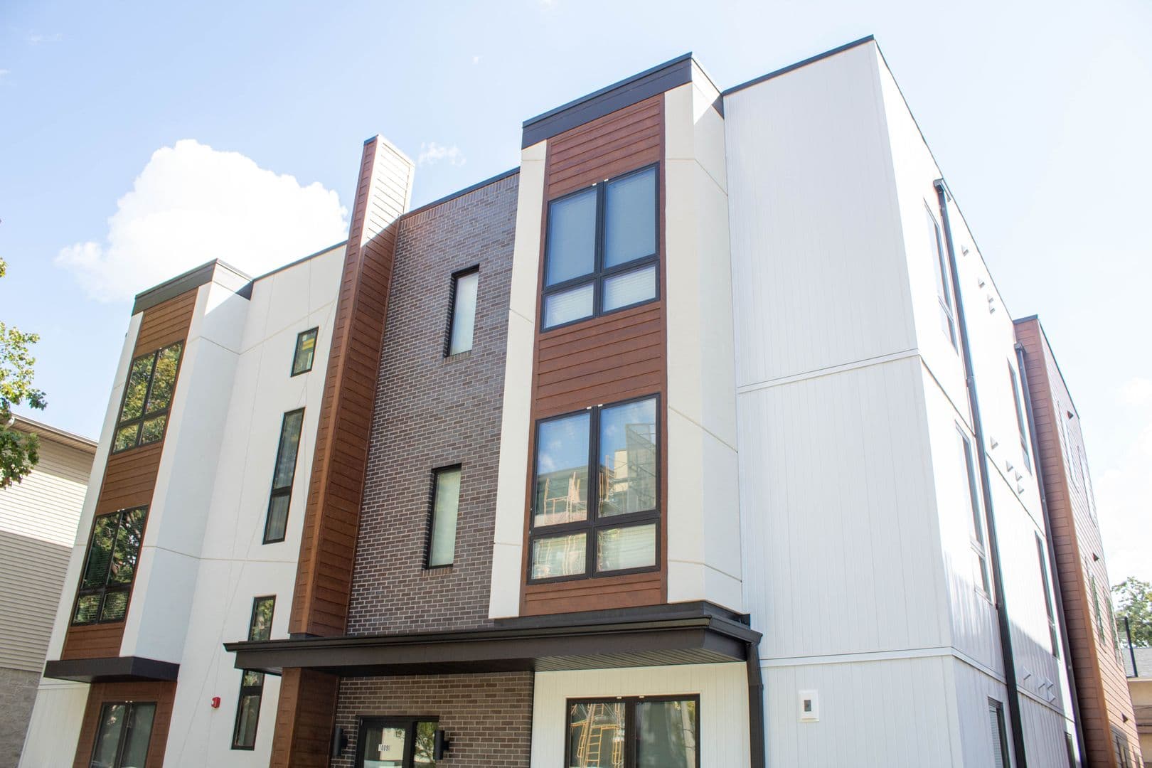 Urbana Apartment: 1009 W Stoughton