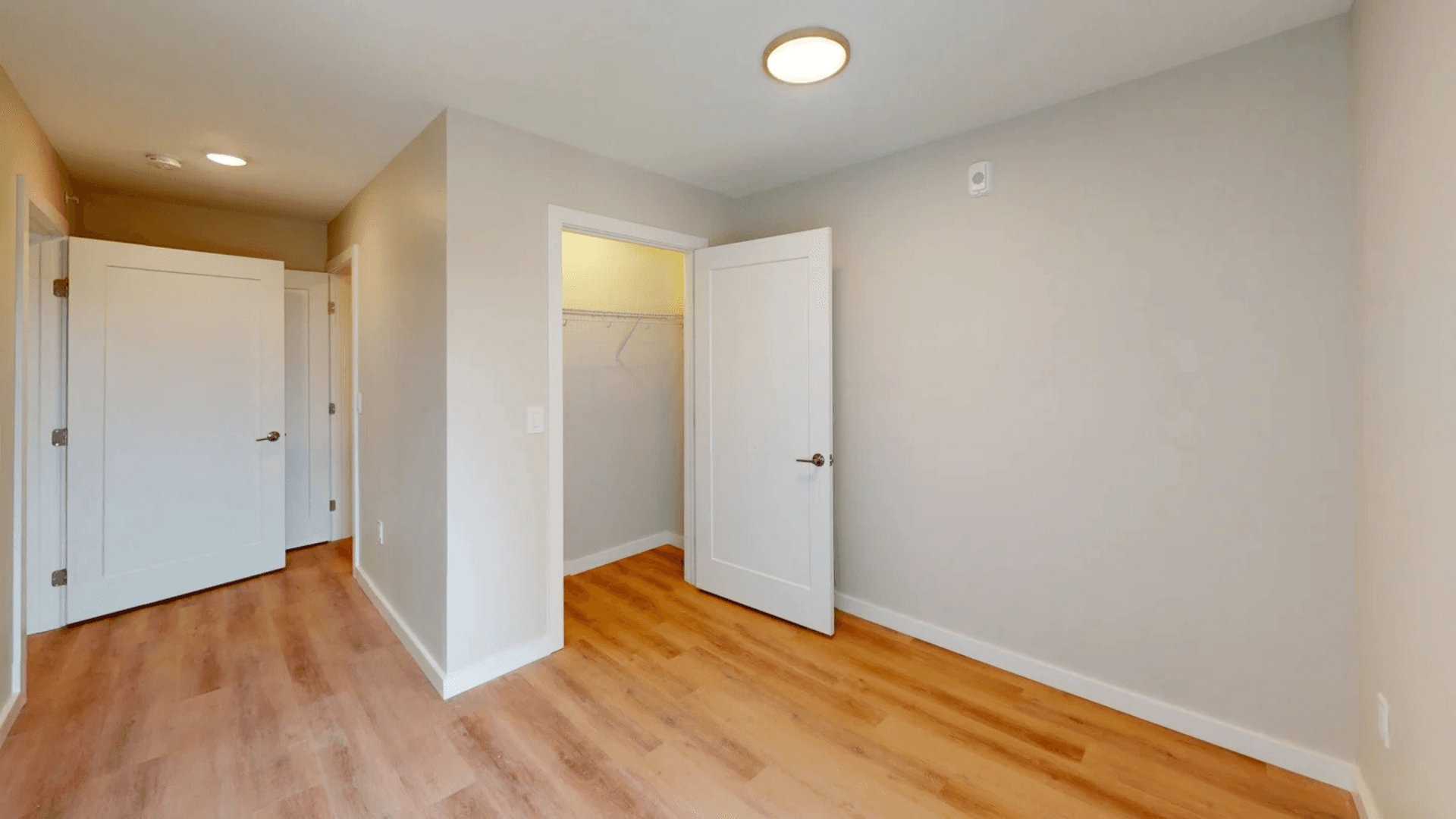 Champaign Apartment: 608 E Chalmers St