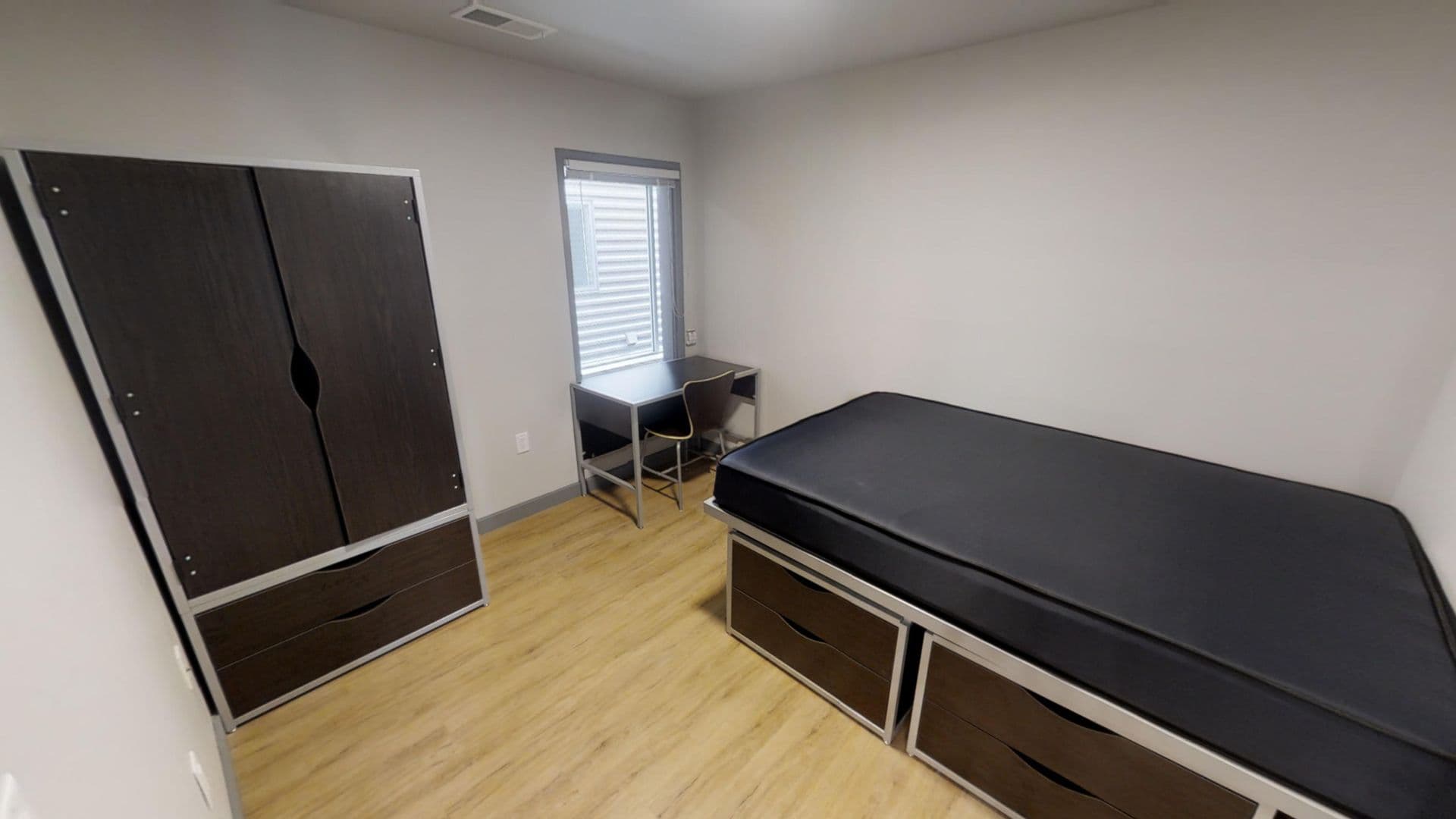 Champaign Apartment: 615 S Wright