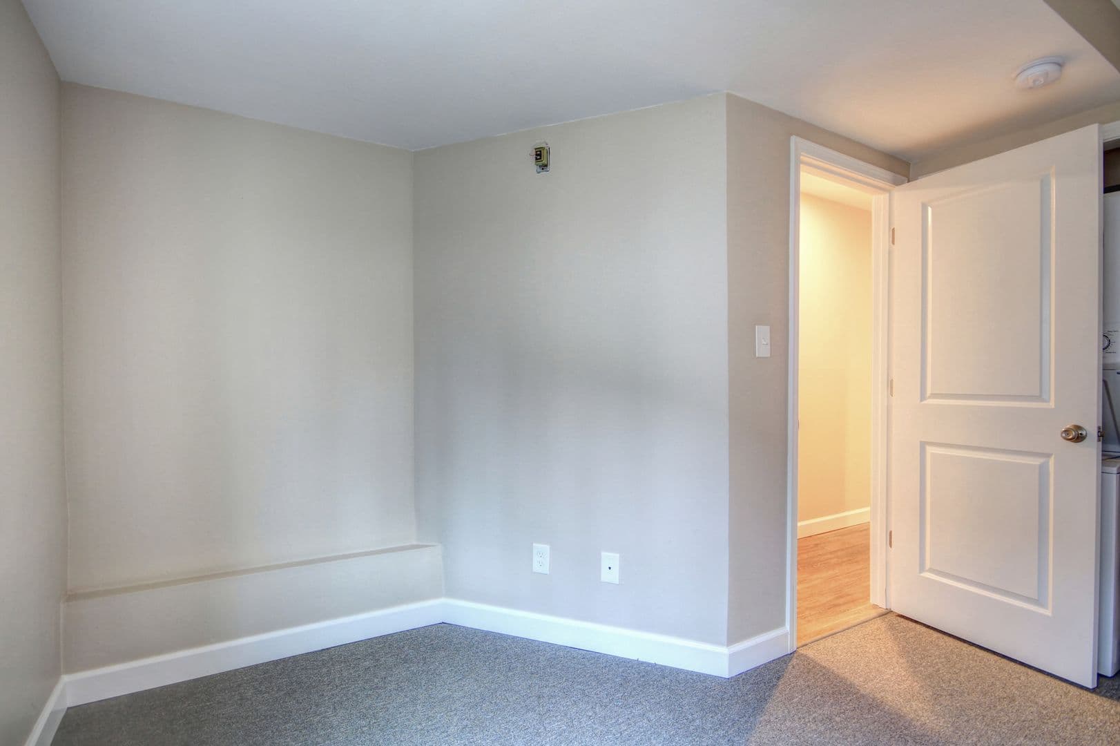 Urbana Apartment: 308 E. Iowa St.. 906 Vine, and 906 1/2 Vine