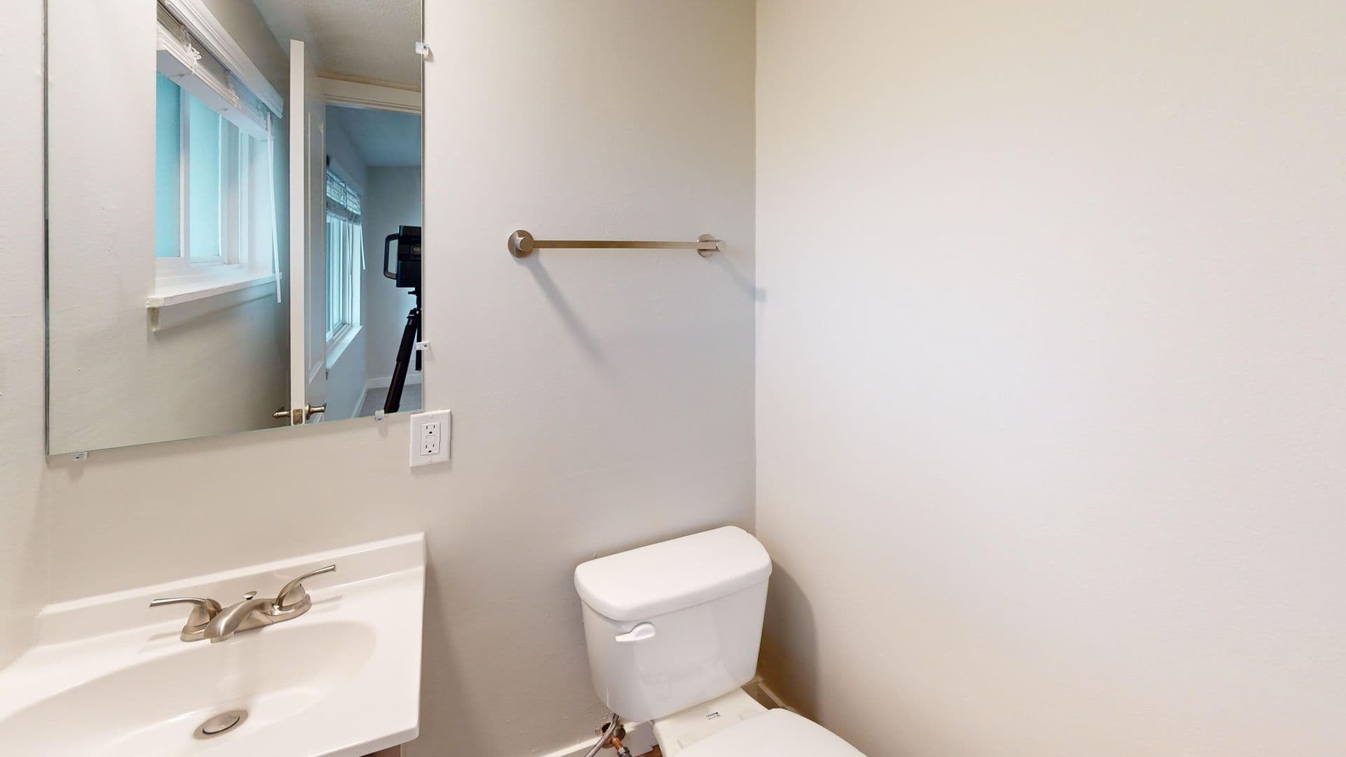 Champaign Apartment: 1515 W. Kirby Ave.