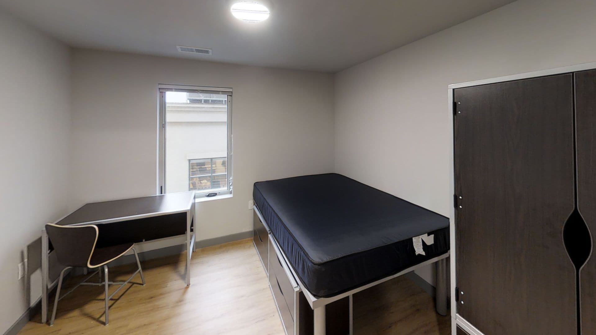 Champaign Apartment: 615 S Wright