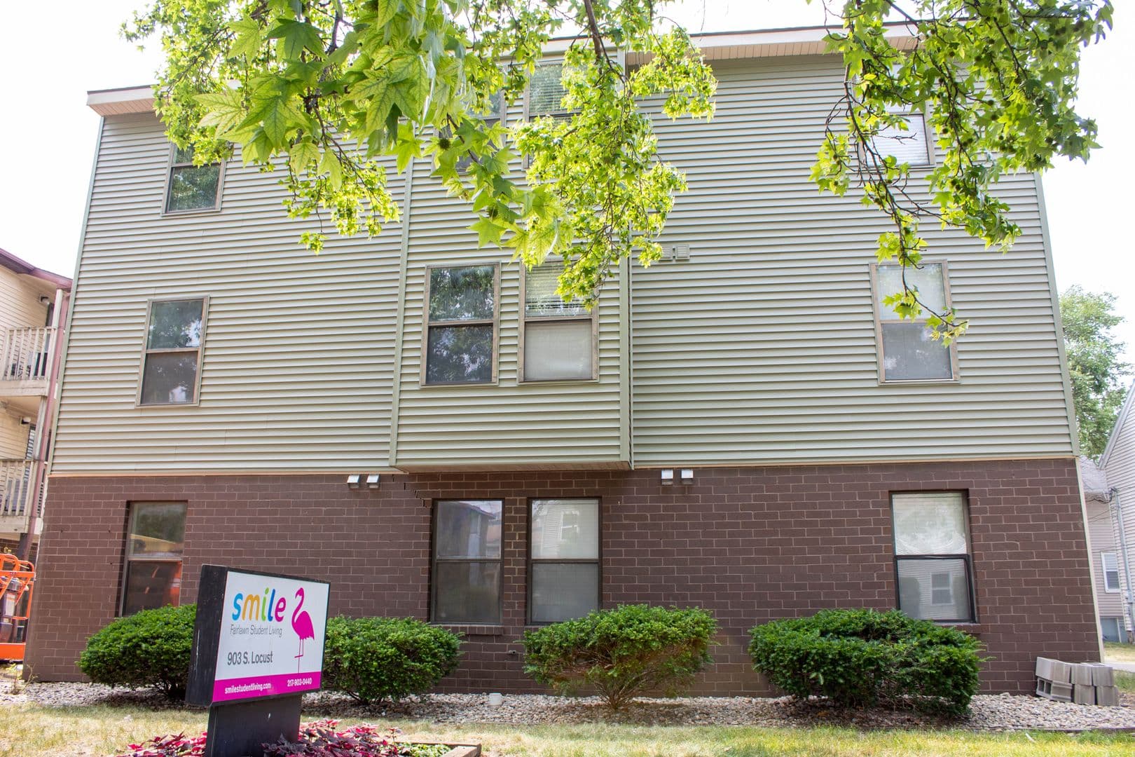 Champaign Apartment: 903 S Locust Street