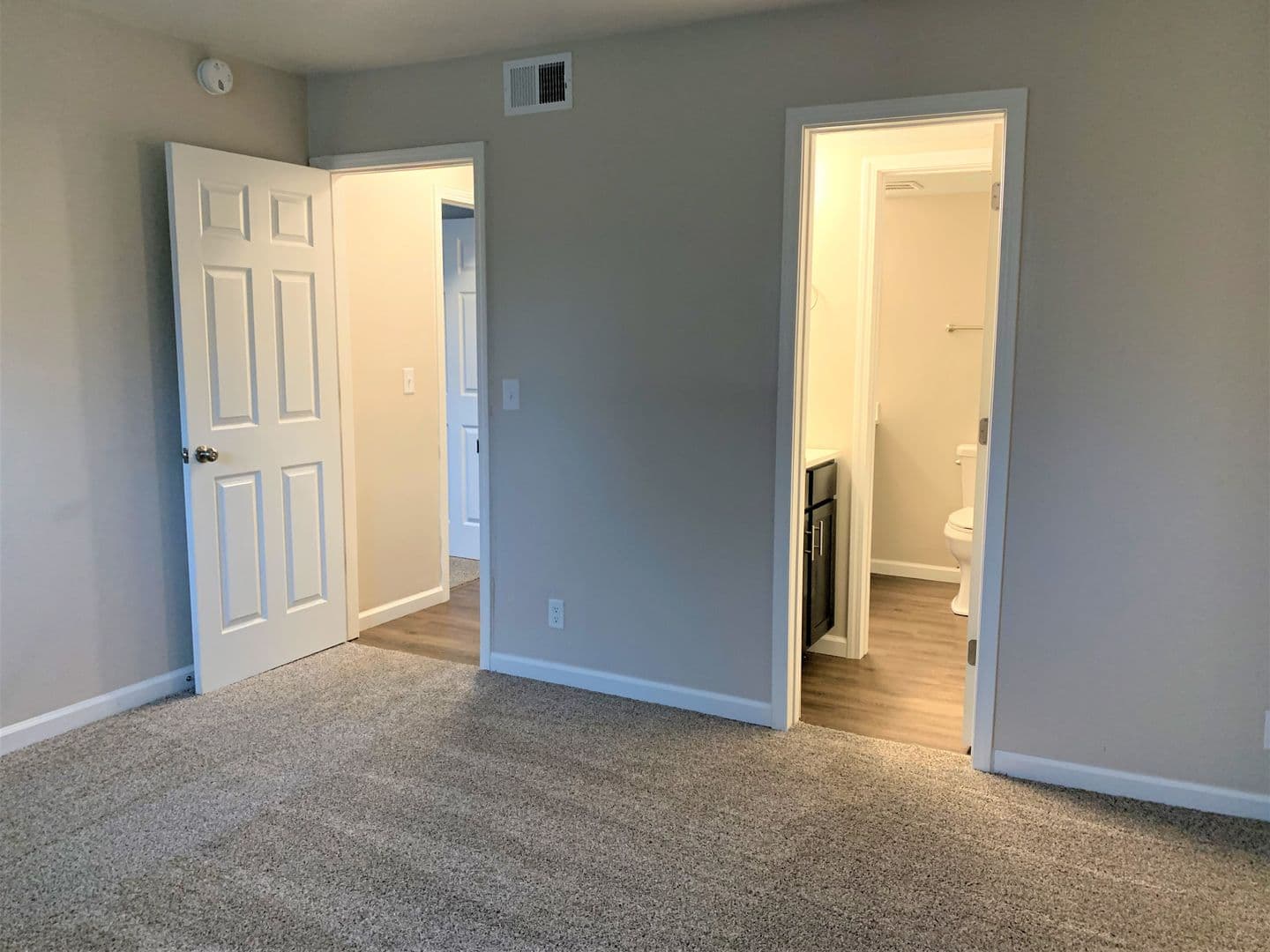 Peoria Apartment: 6516-6500 N University St