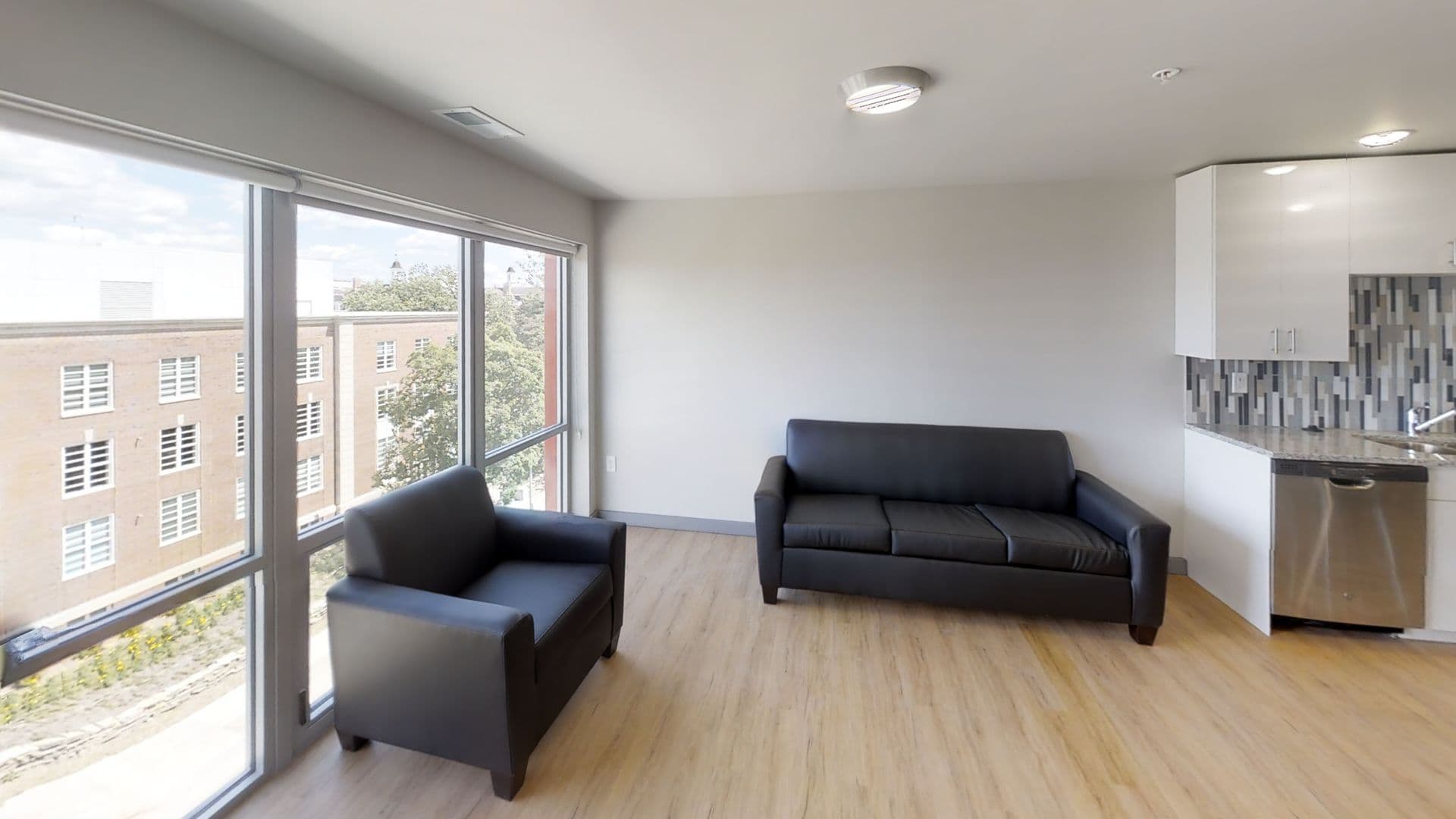 Champaign Apartment: 615 S Wright