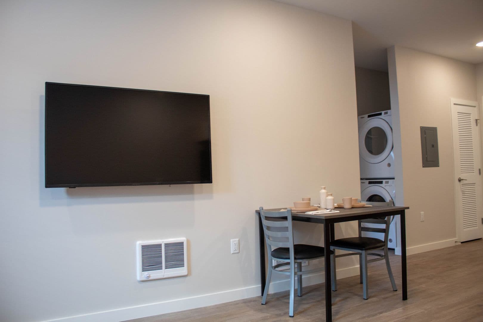 Urbana Apartment: 1009 W Stoughton