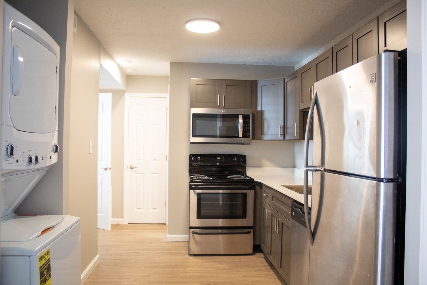 Champaign Apartment: 103 E Chalmers Street