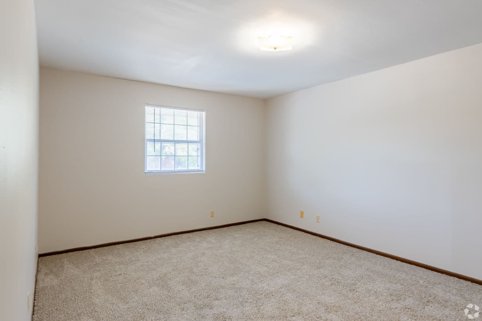 Peoria Apartment: 935 W Loire Court