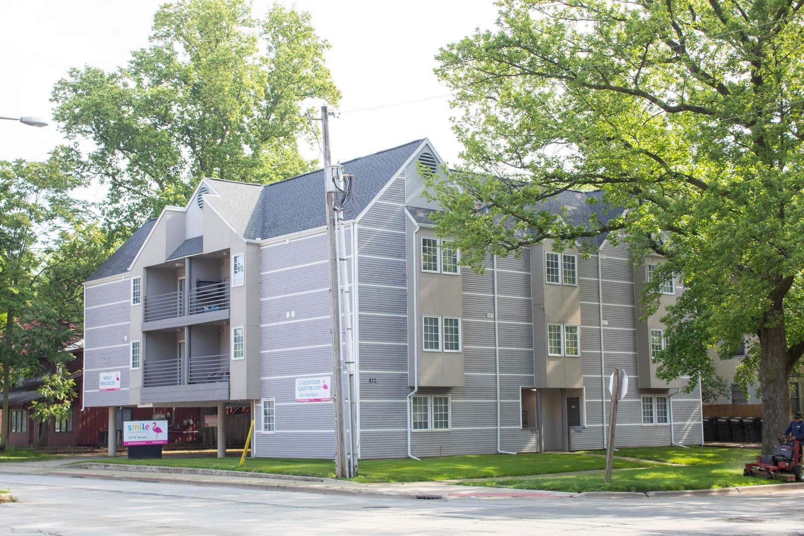 Urbana Apartment: 812 W Nevada Street