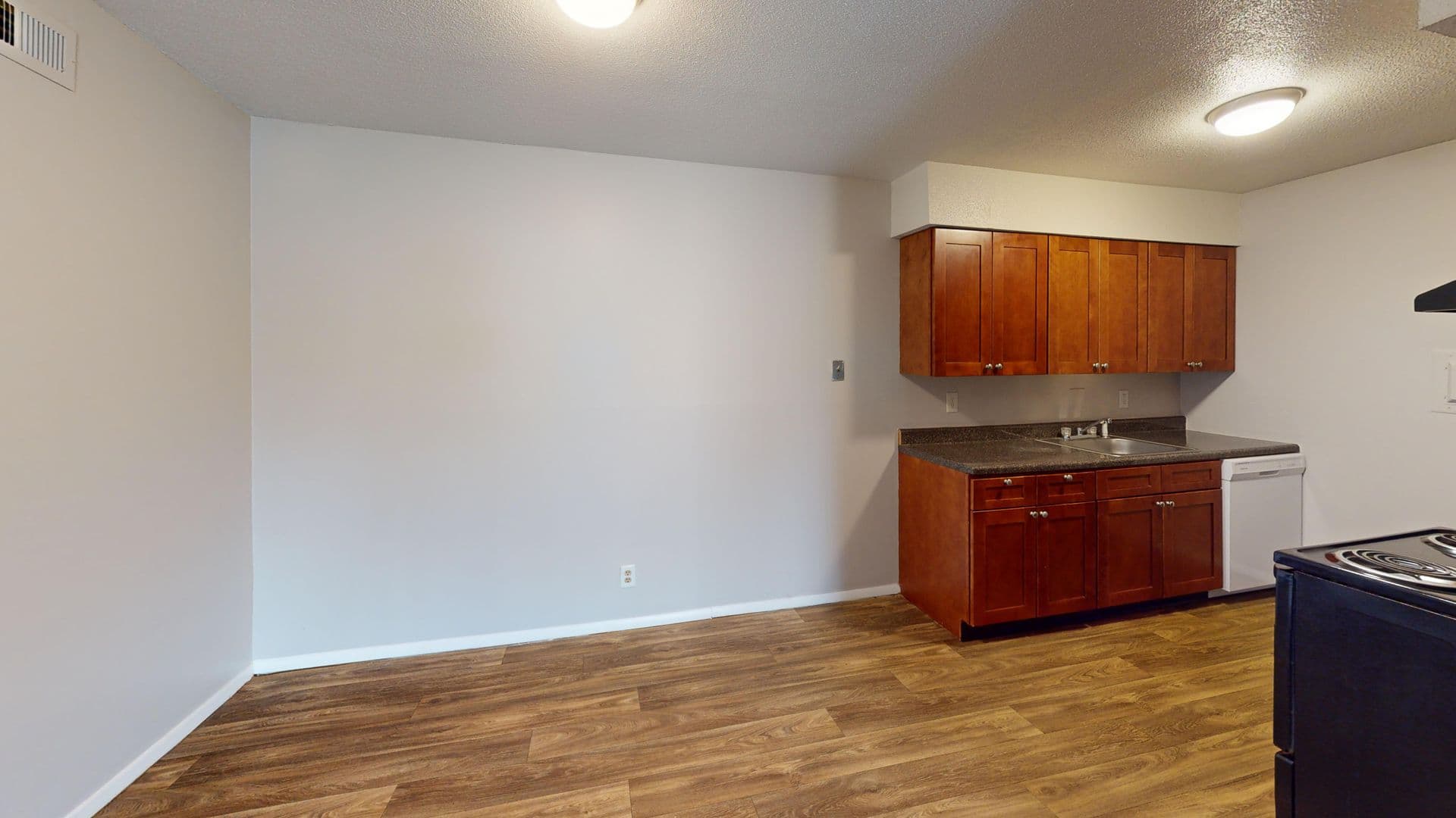 Peoria Apartment: 6516-6500 N University St