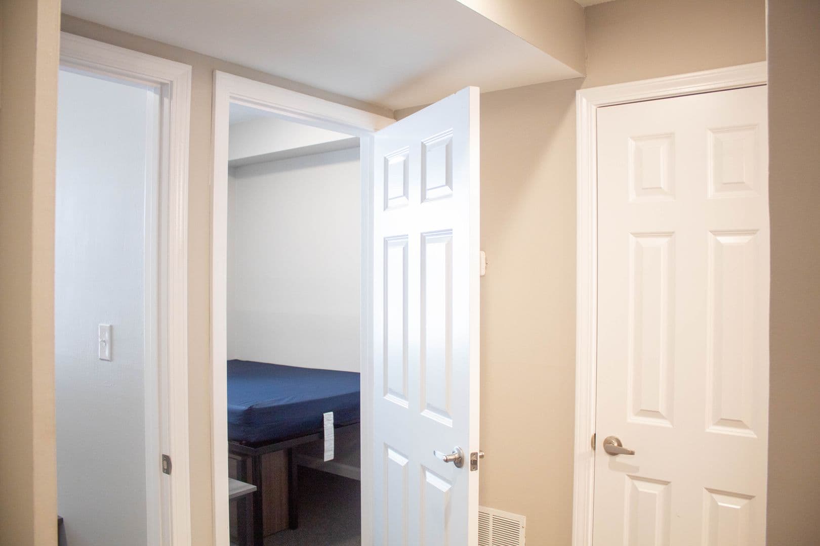 Champaign Apartment: 103 E Chalmers Street