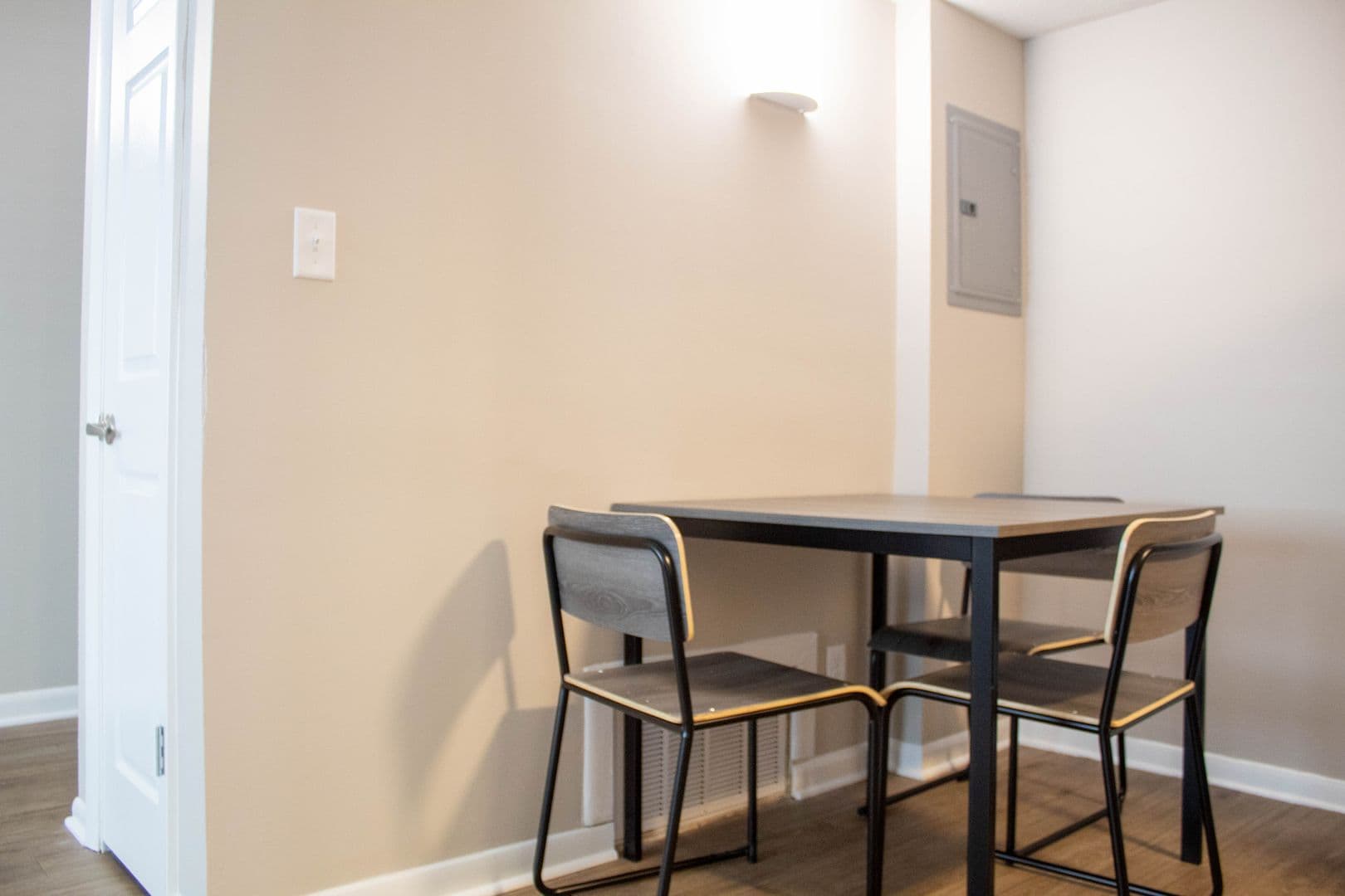 Champaign Apartment: 108 E Healey Street