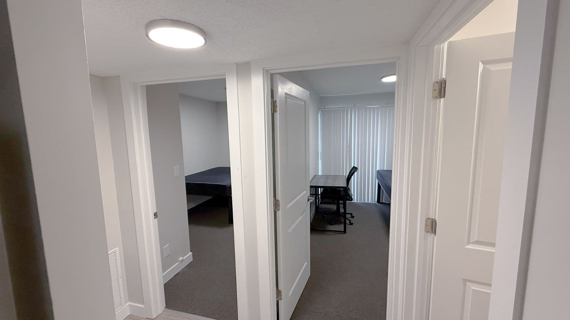 Urbana Apartment: 105 N Busey