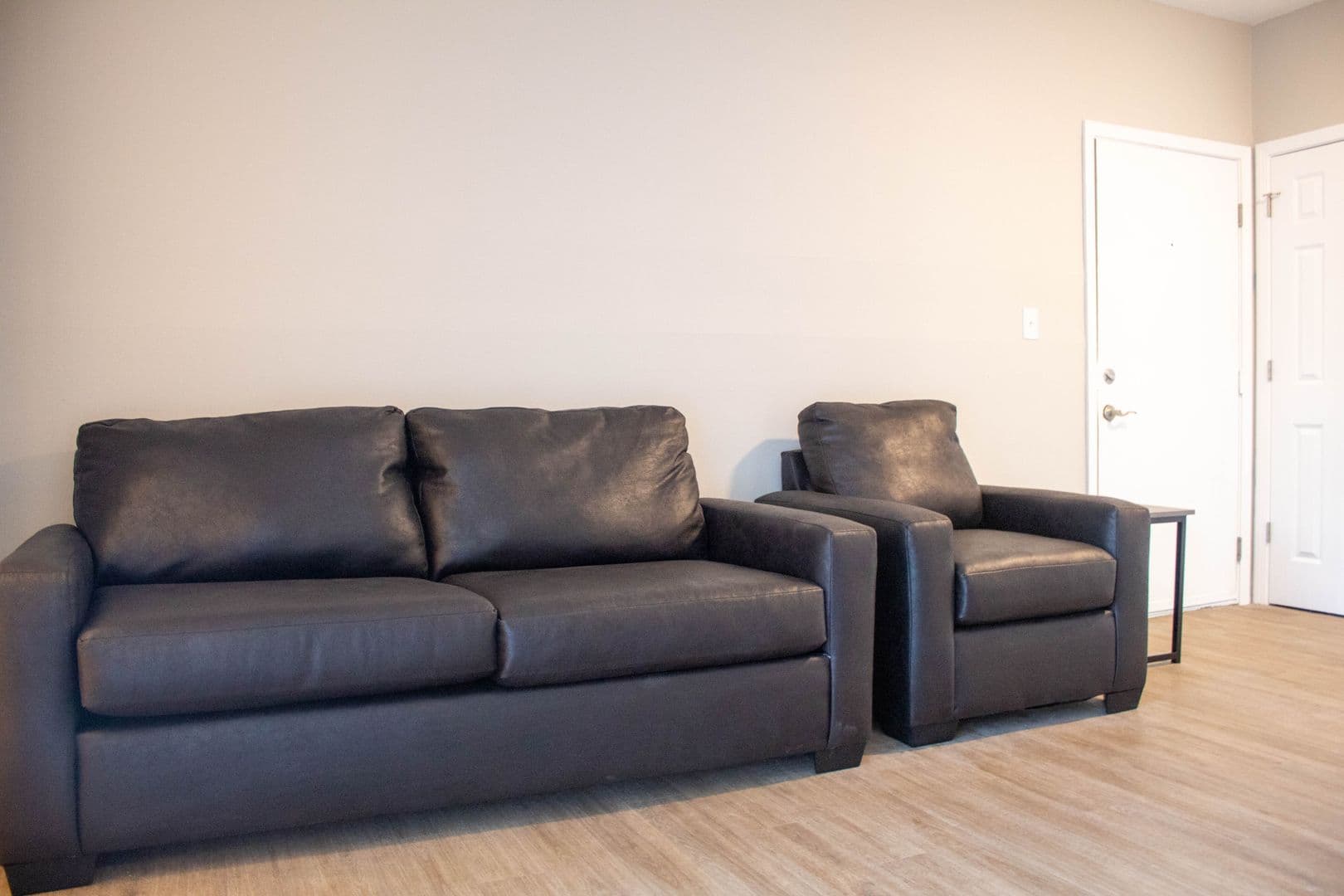 Champaign Apartment: 103 E Chalmers Street