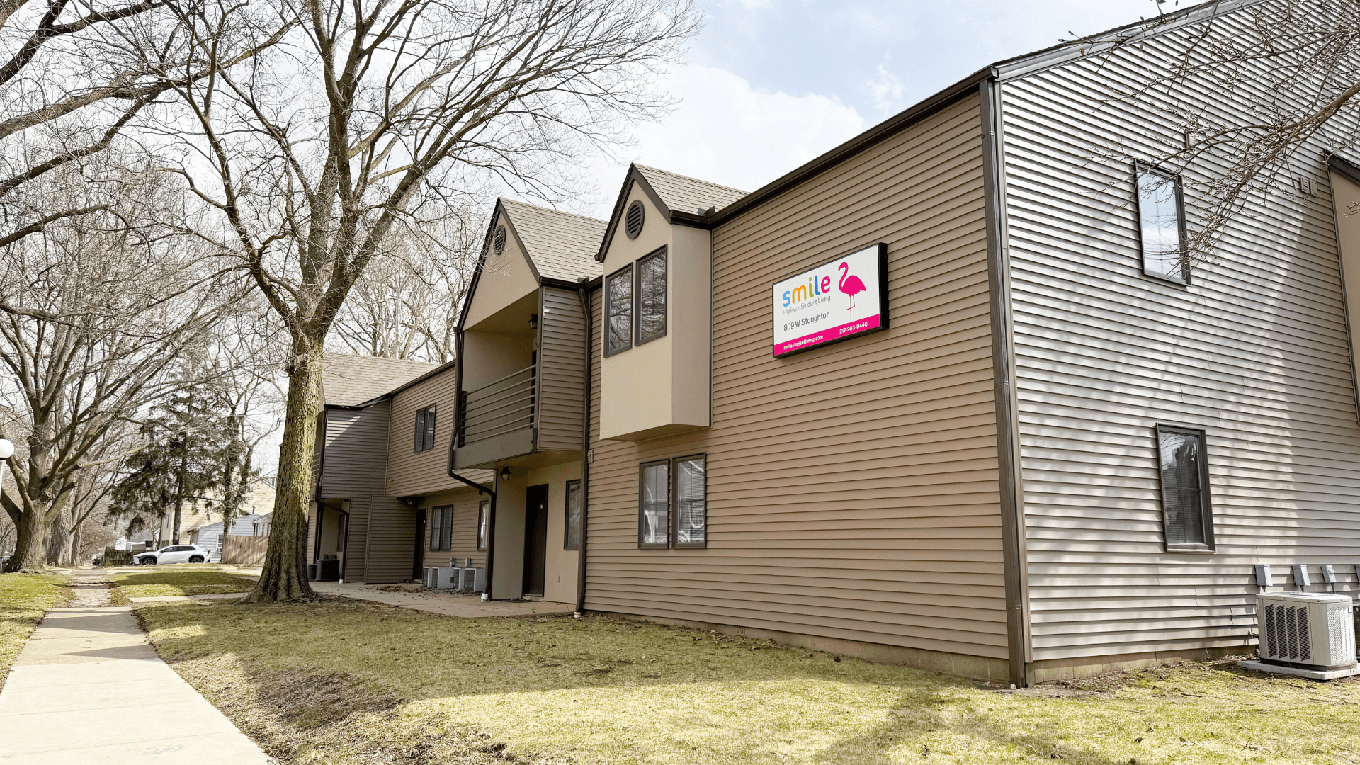 Urbana Apartment: 809 W Stoughton