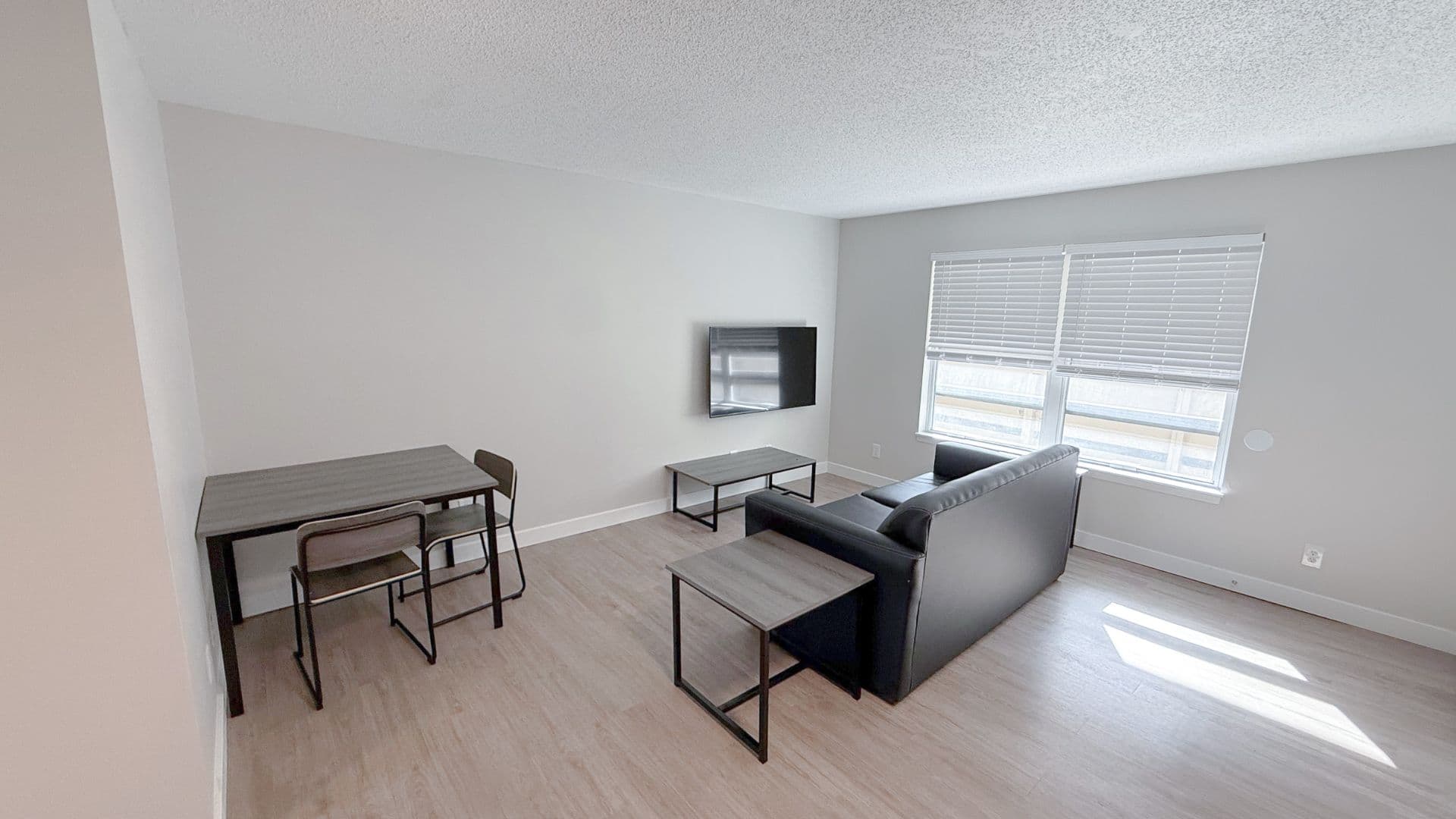 Urbana Apartment: 105 N Busey